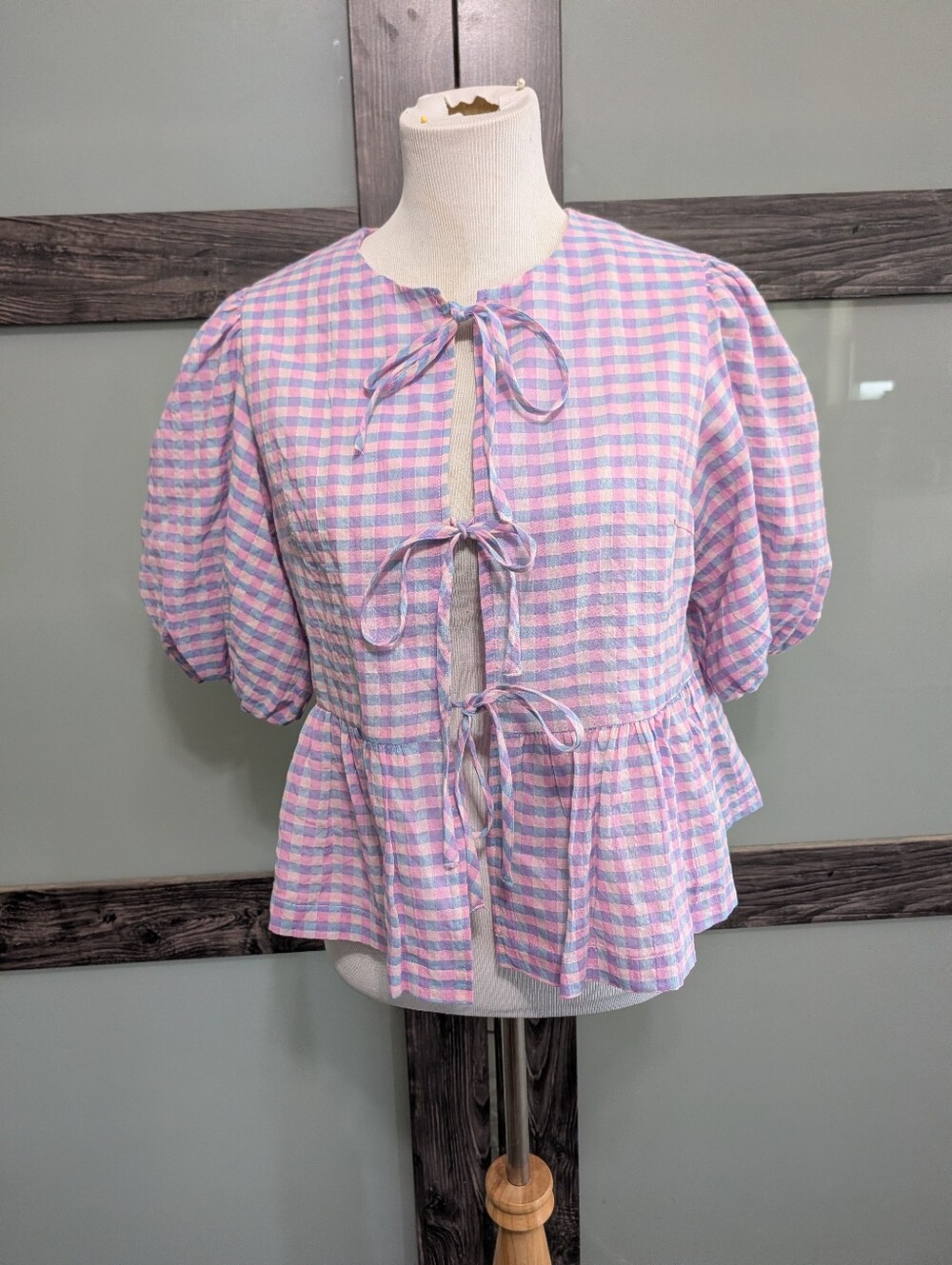 Aureum Gingham Tie Front Puff Sleeve Top